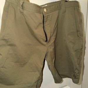 Livsn ecotrek trail shorts size 34 olive